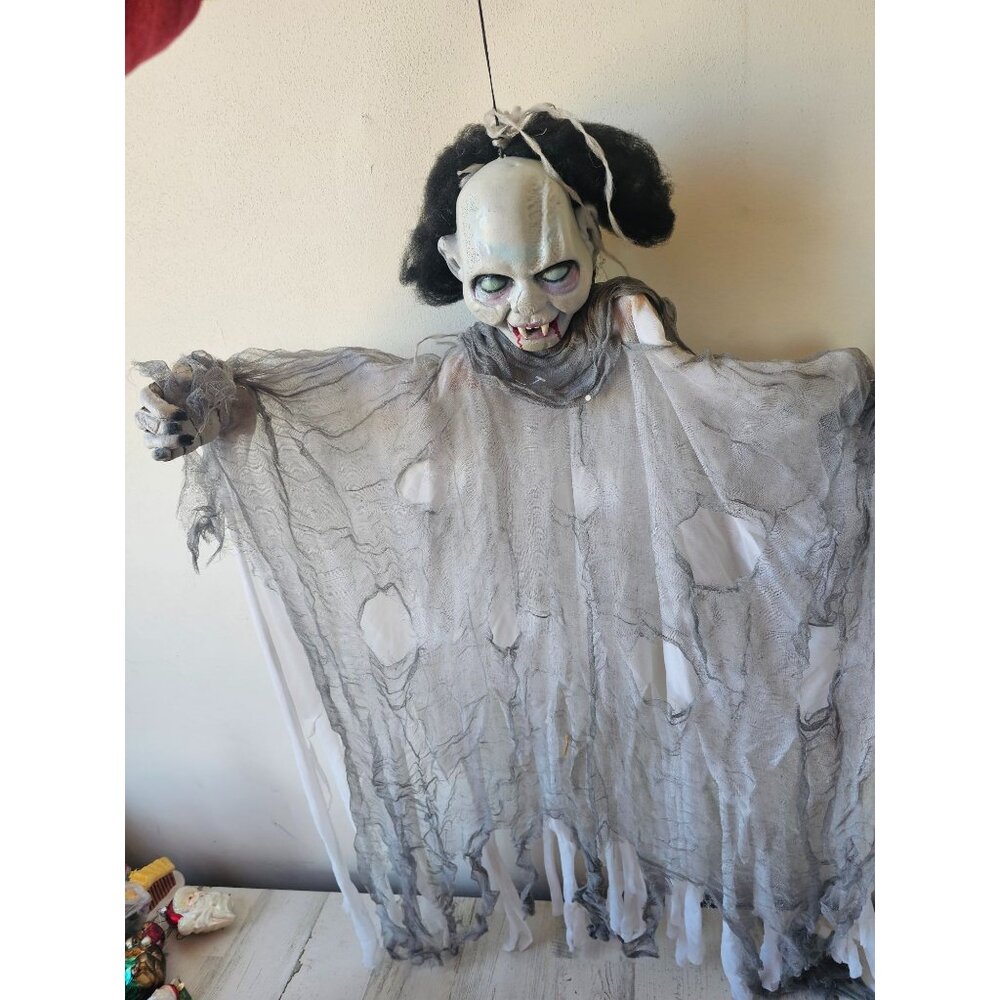 Hanging baby zombie vampire‎ vintage Halloween prop decor